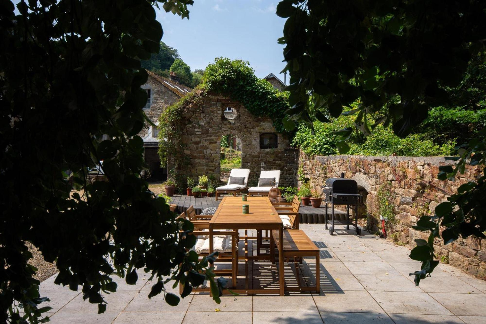 Beautiful, Historic Manoir In Semi-Rural Setting Villa วีร์ ภายนอก รูปภาพ